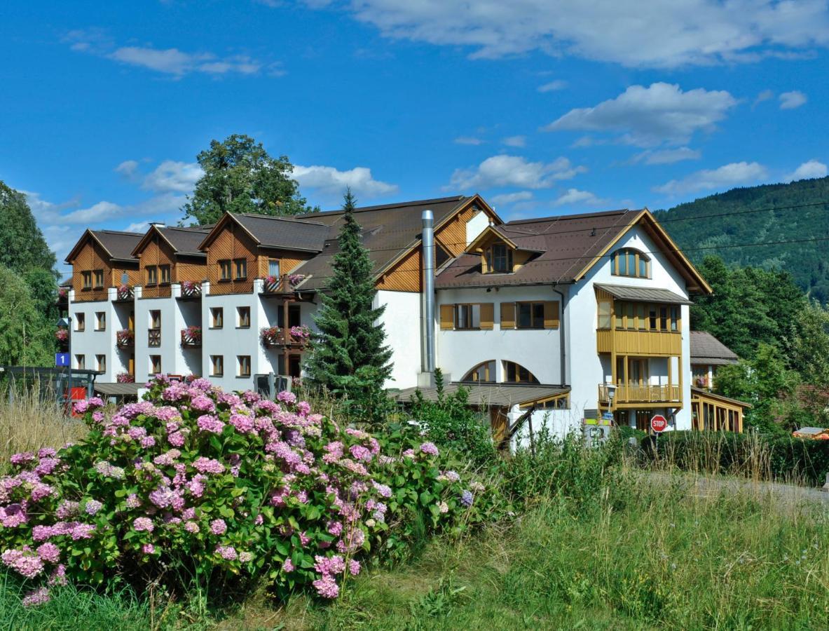 Hotel Urbani Bodensdorf Exterior photo